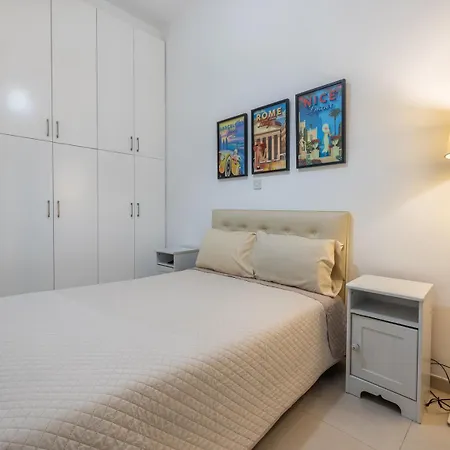Apartament Pageant Homes *