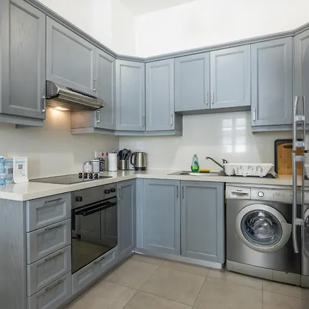 Apartament Pageant Homes