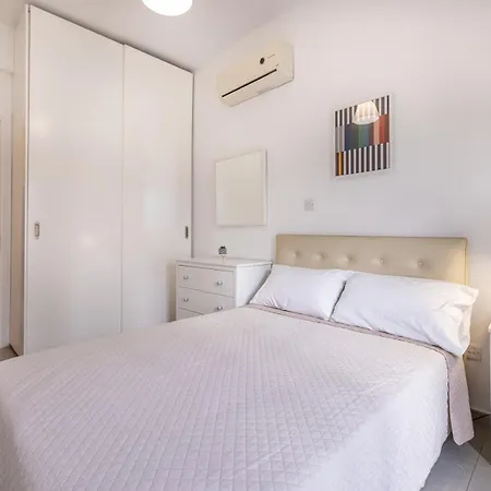 Pageant Homes شقة